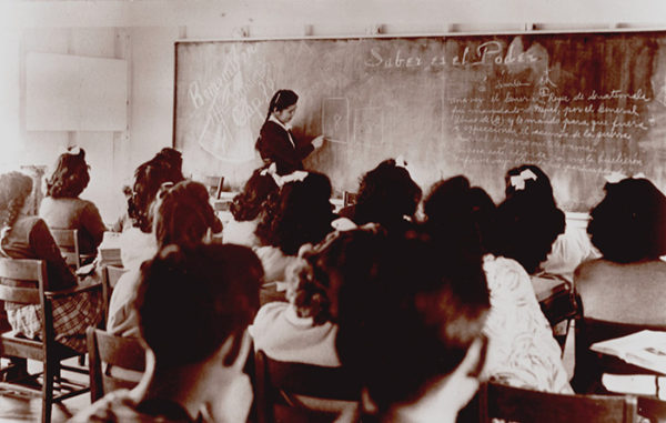 Japanese Peruvians in class at the Federal High School